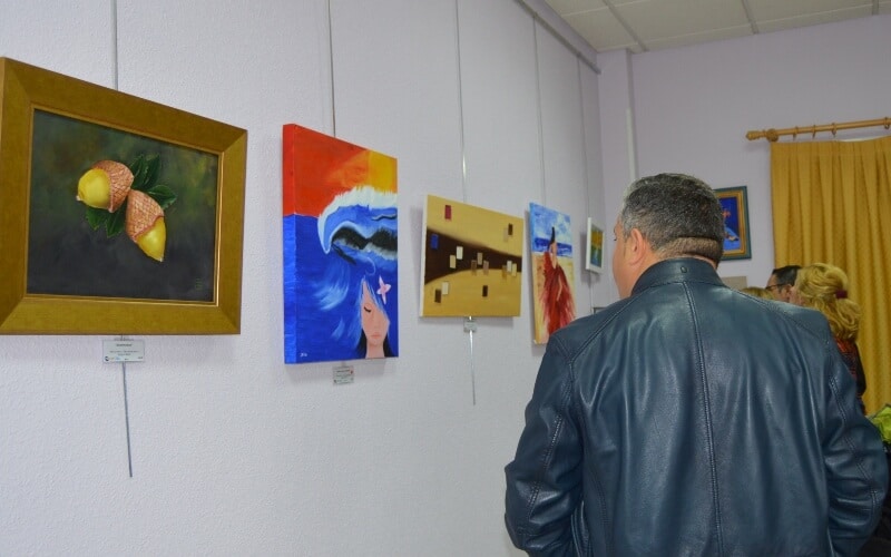 Exposición de pintura «Amando el Arte», de Puri Vedia y José Luis Torres