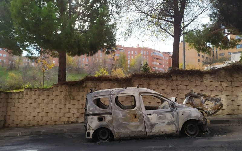 Otro incendio de un vehículo en la vía pública vuelve a generar inquietud entre los vecinos de Arganda