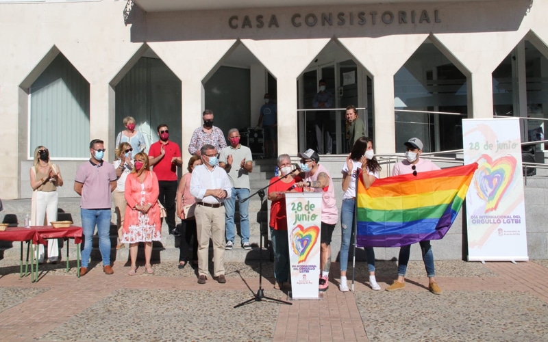 Arganda se viste con la bandera arcoíris para conmemorar el Día del Orgullo