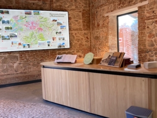 14 (1) Punto de Interpretación de Patrimonio Cultural y Medioambiental "Azucarera de la Poveda"