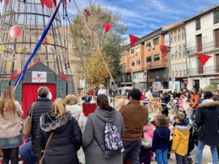 Feria de la Fantas&iacute;a en la plaza de la Constituci&oacute;n de Arganda del Rey