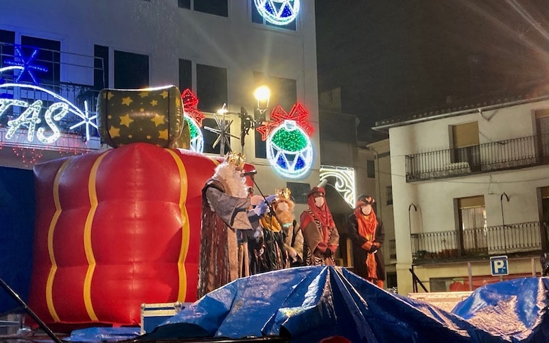 Saludo de SSMM Los Reyes Magos, en la plaza de la Constitución de Arganda