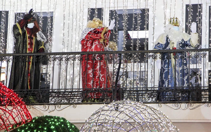 Saludo de los Reyes Magos desde el balcón del ayuntamiento de Arganda (foto: Ayuntamiento de Arganda del Rey)