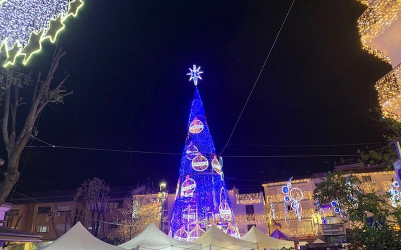 La Plaza de la Alegría de Arganda lucirá un gran árbol de Navidad este año