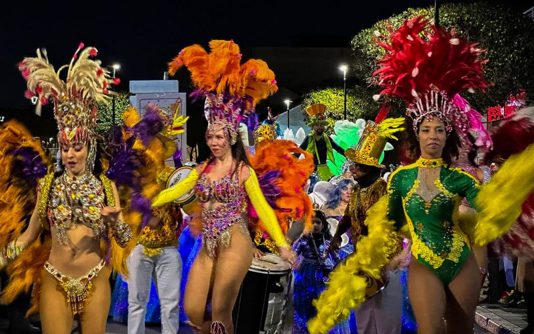 Las calles de Arganda se llenan de color durante el desfile de carnaval