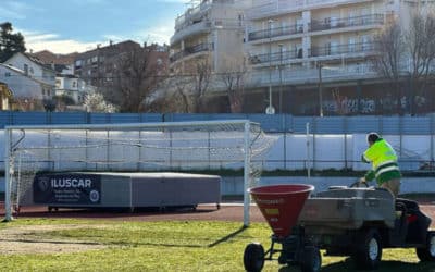 El Ayuntamiento de Arganda inicia una tratamiento para mejorar el césped del Estadio Municipal