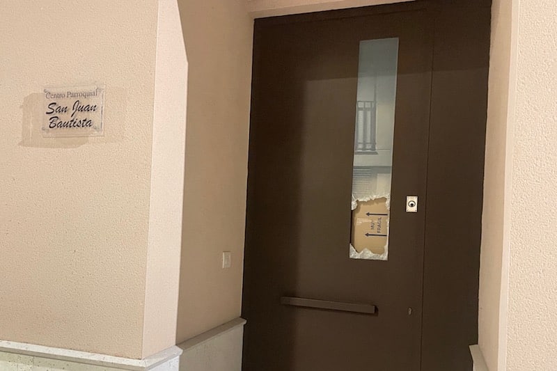 Roban en el centro parroquial de San Juan Bautista en Arganda 