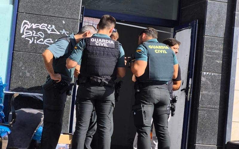 Policía Local y Guardia Civil desalojan dos inmuebles ocupados en el centro de Arganda