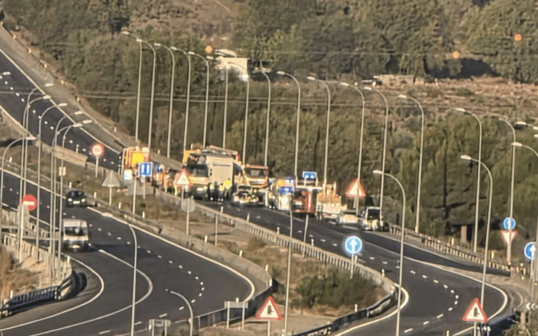 Un accidente mortal entre dos camiones obliga a cortar la A-3 en Arganda en sentido Madrid