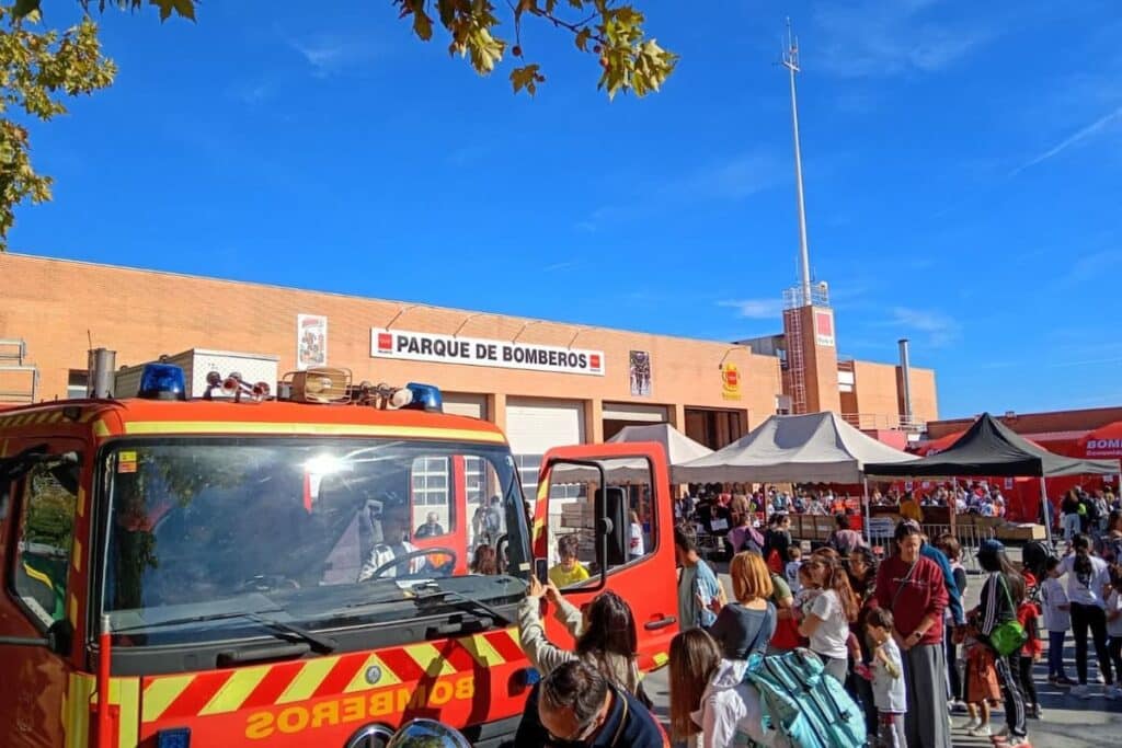 Unas 2.000 personas han pasado por el Parque de Arganda para disfrutar de las actividades durante el Memorial de Bomberos.